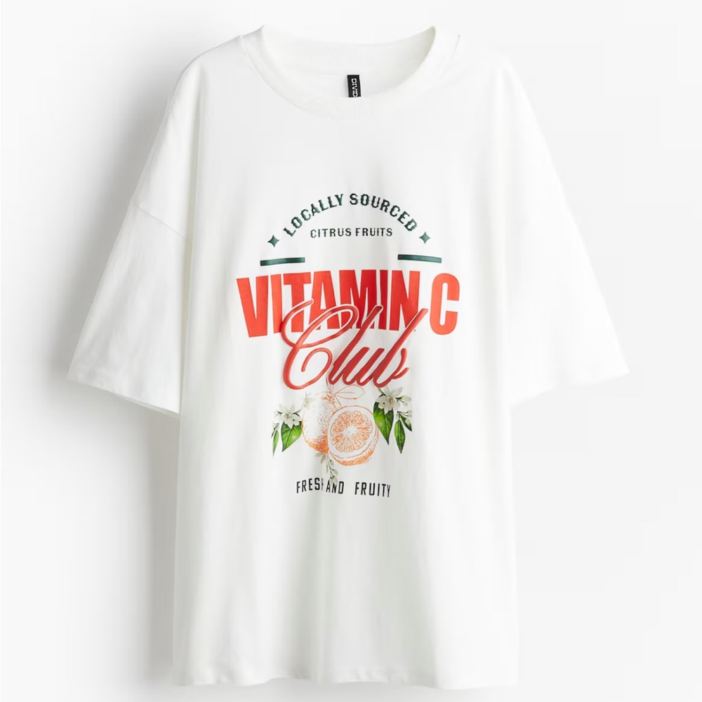 H&M // OVERSIZED MOTIF-DETAIL T-SHIRT